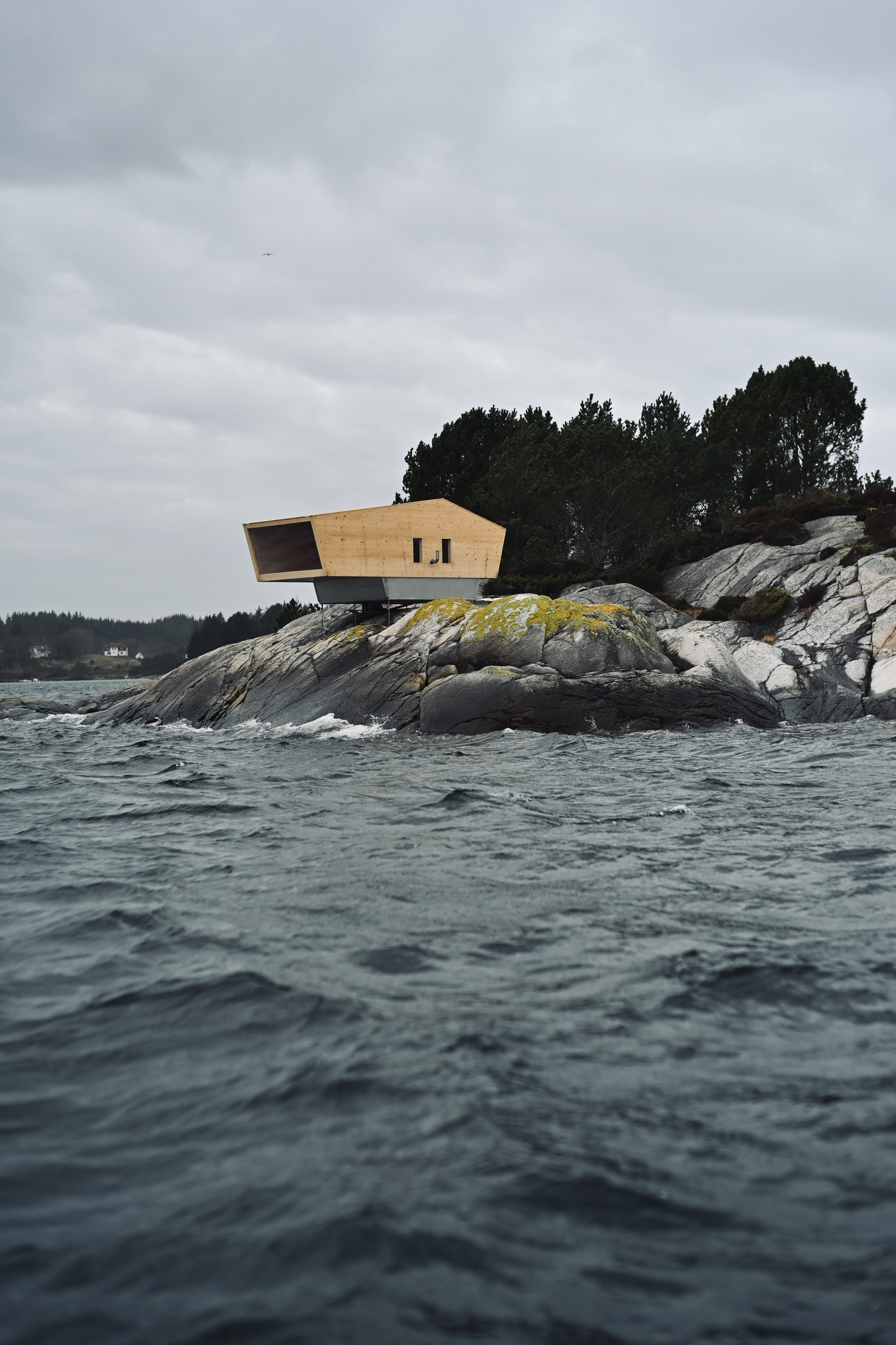 Havstril kajakkhytte kayak cabin Austevoll march 2025 biotope IMG 0134