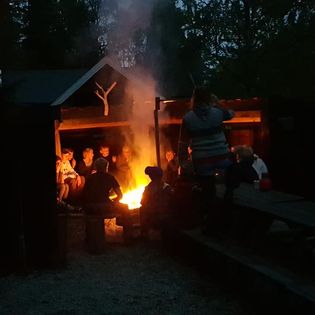 Bål